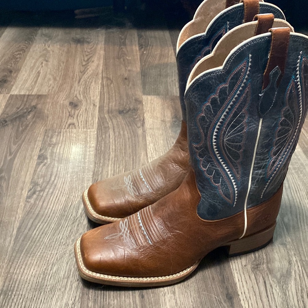 Womens Ariat Boots Size 10